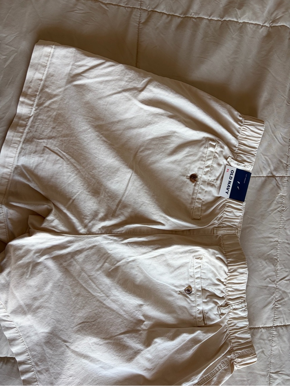 Old Navy Women's Cream Elastic-Waist Chino Shorts